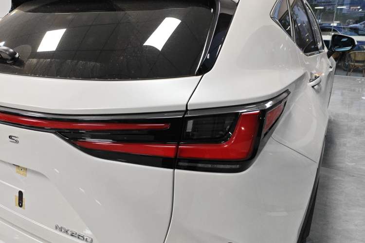 Used Lexus NX 2024 260 Front-Wheel Drive Chuanchi Edition Right Rear Taillight