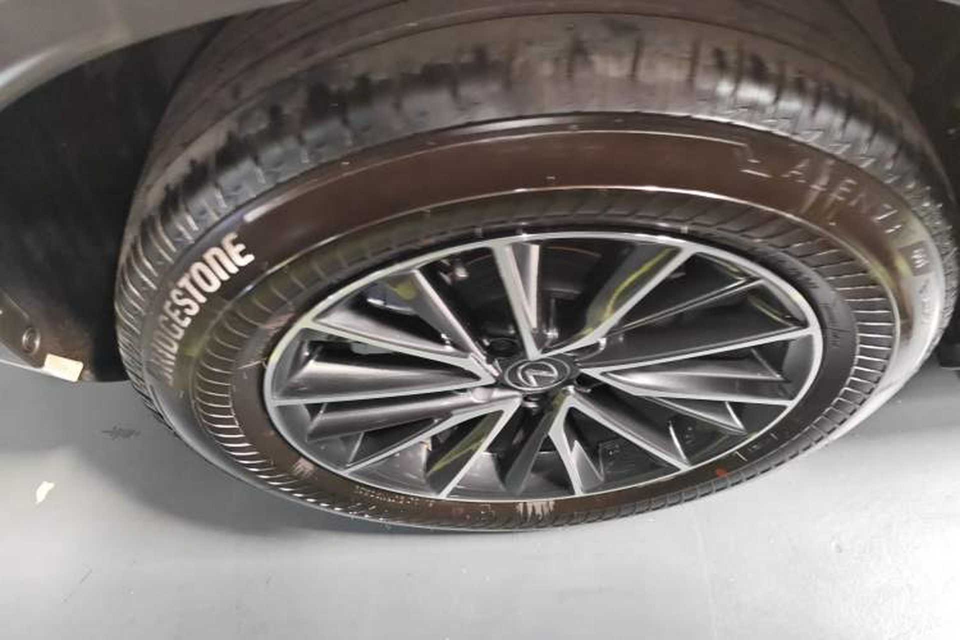 Used Lexus NX 2024 350h Front-Drive Elite Edition Right Rear Wheel Hub