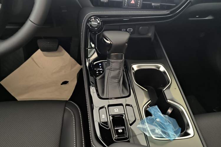 Used Lexus NX 2025 Model 200 FUN Gear Lever