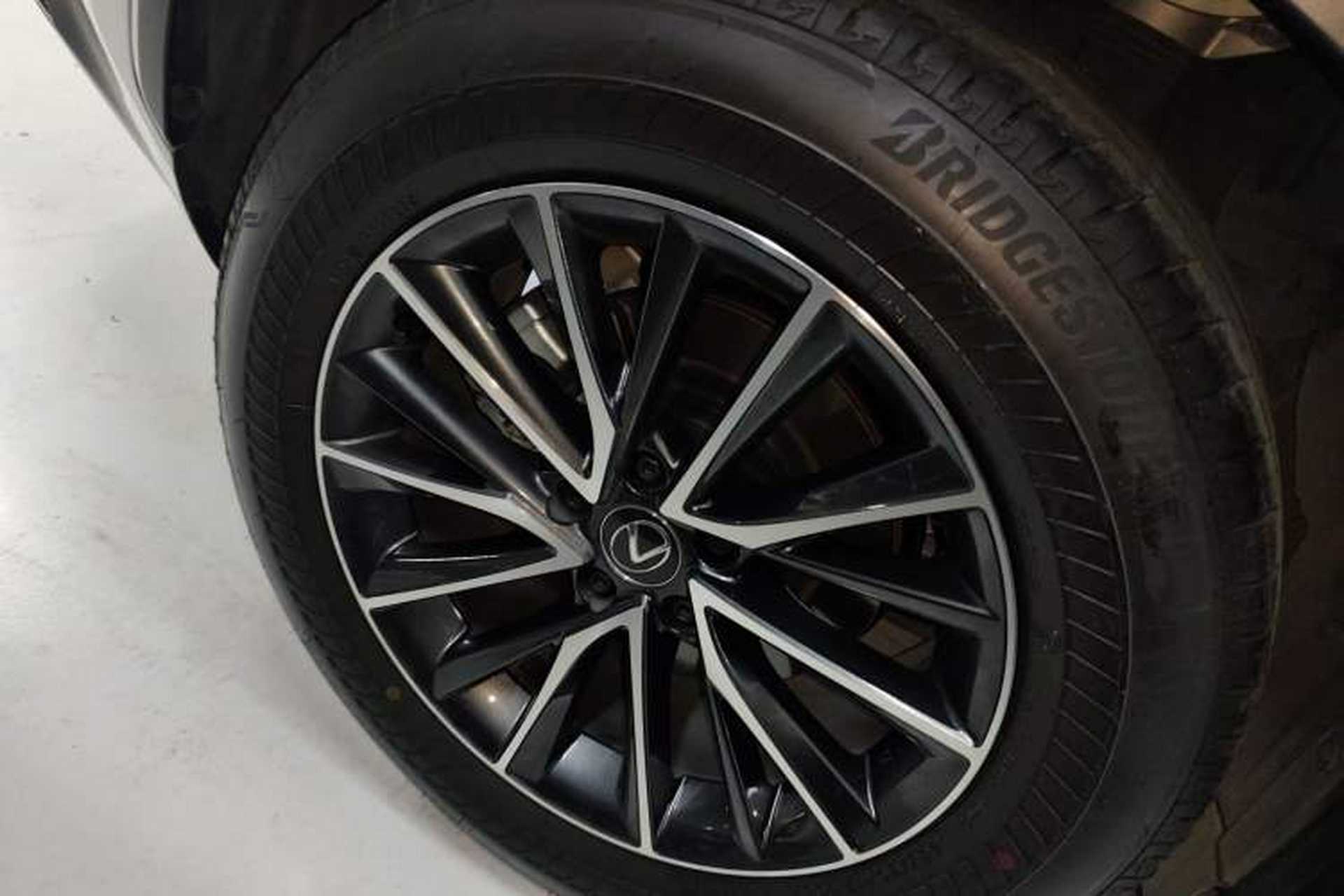 Used Lexus NX 2025 260 Front-Wheel Drive Special Edition Right Rear Wheel Hub