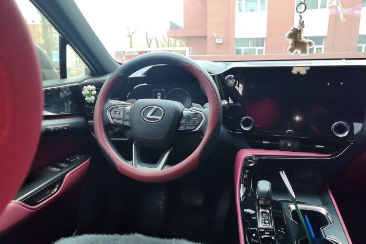 Used Lexus NX 2025 260 Front-Wheel Drive Special Edition Steering Wheel