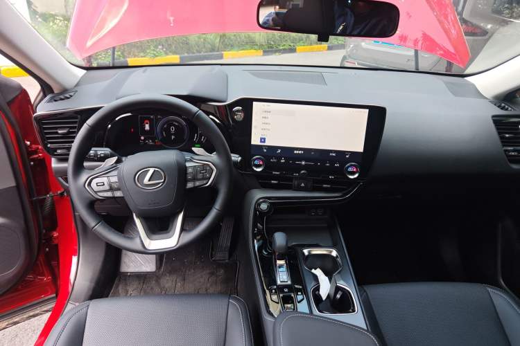 Used Lexus NX 2025 Model 350h JOY X Center Console