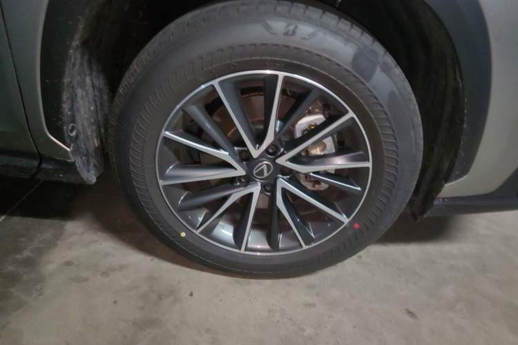 Used Lexus NX 2025 Model 200 FUN Right Front Wheel Hub