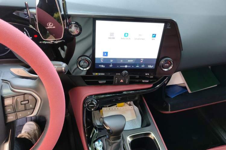 Used Lexus NX 2025 Model 200 FUN Audio And AC Panel