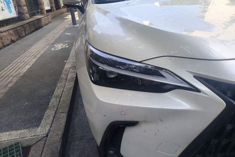 Used Lexus NX 2025 260 Front-Wheel Drive Special Edition Right Front Headlight