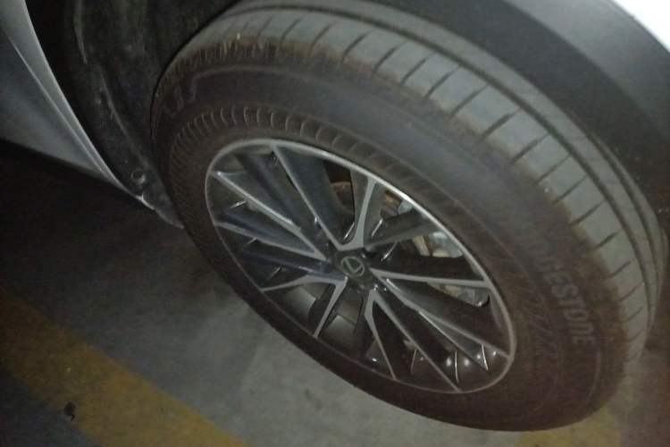 Used Lexus NX 2025 Model 200 FUN Right Front Wheel Hub