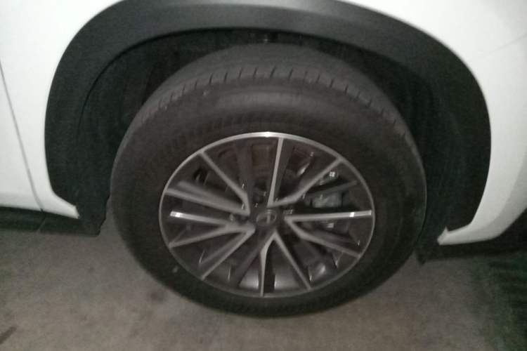 Used Lexus NX 2026 Model 200 Exquisite Limited Edition Right Front Wheel Hub