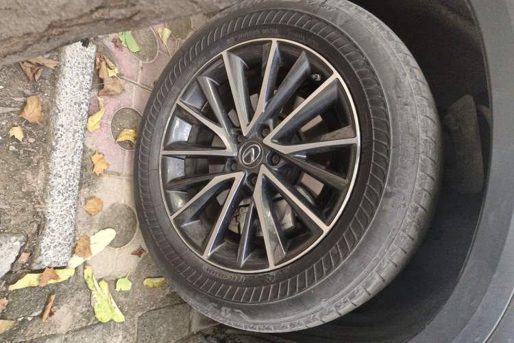 Used Lexus NX New Energy 2022 400h+ Comfort Edition Right Front Wheel Hub