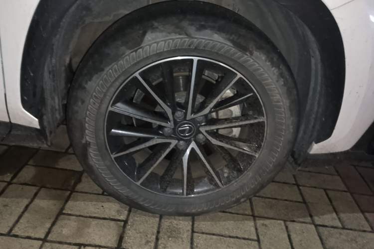 Used Lexus NX New Energy 2022 400h+ Comfort Edition Right Front Wheel Hub