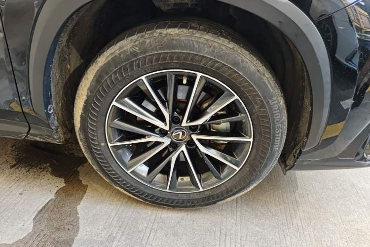 Used Lexus NX New Energy 2022 400h+ Comfort Edition Right Front Wheel Hub