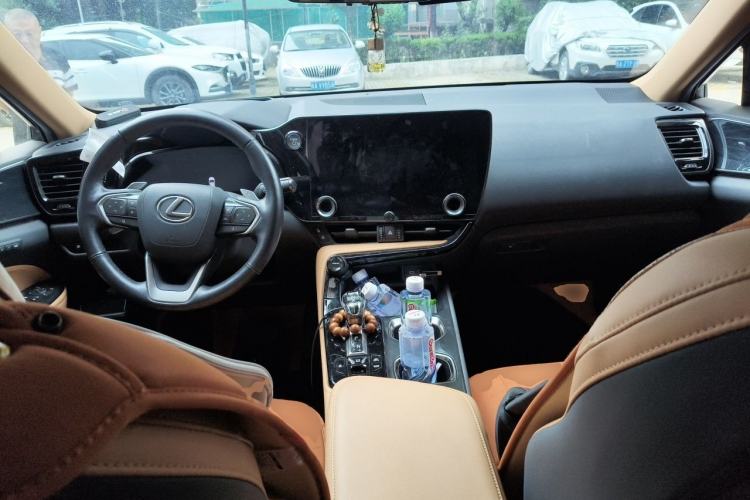 Used Lexus NX New Energy 2022 400h+ Deluxe Edition Center Console