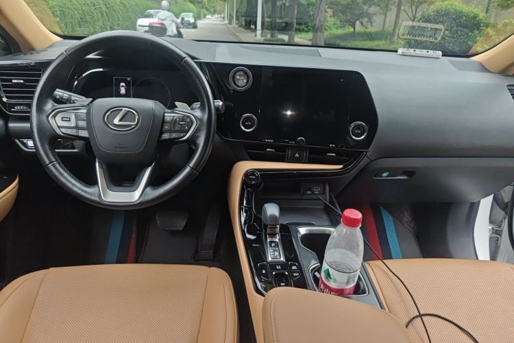Used Lexus NX New Energy 2022 400h+ Comfort Edition Center Console