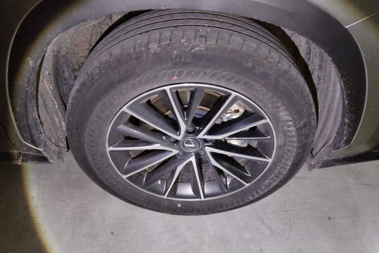 Used Lexus NX New Energy 2023 400h+ Comfort Edition Right Front Wheel Hub