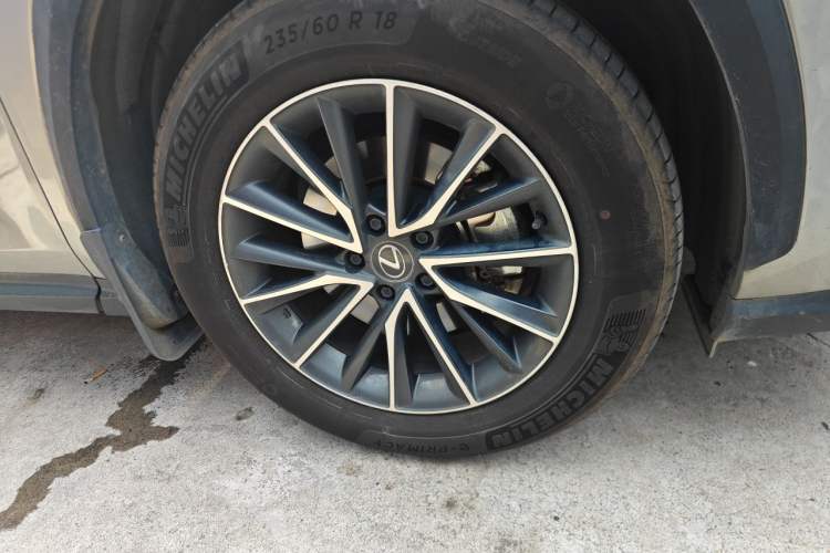 Used Lexus NX New Energy 2023 400h+ Comfort Edition Right Front Wheel Hub