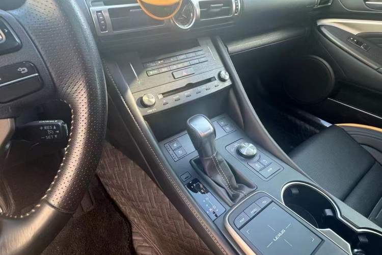 Used Lexus RC 2019 RC 300 F SPORT Edition Interior 3