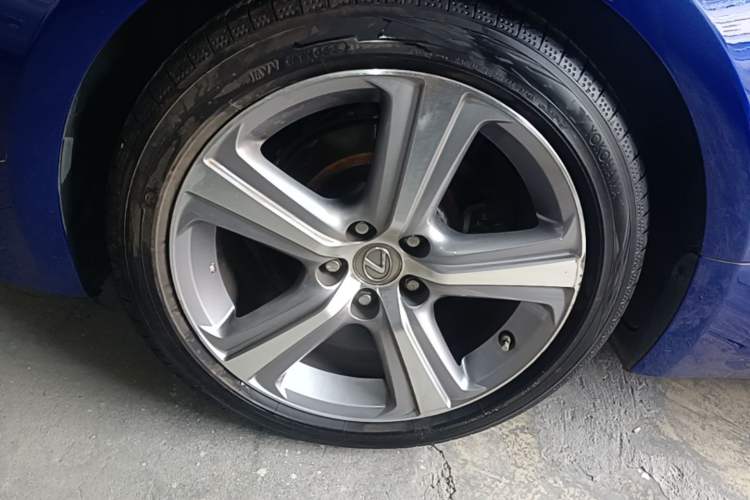 Used Lexus RC 2016 200t F SPORT Edition Right Rear Wheel Hub