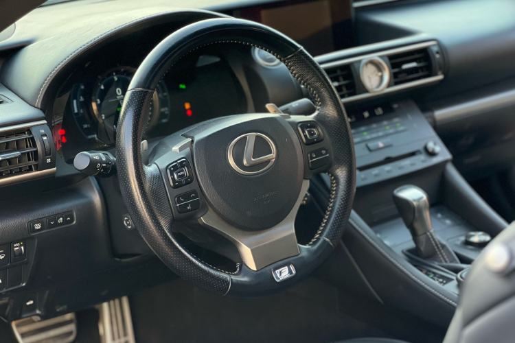 Used Lexus RC 2016 200t F SPORT Edition Interior 7