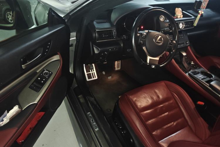 Used Lexus RC 2016 200t F SPORT Edition Driver Seat