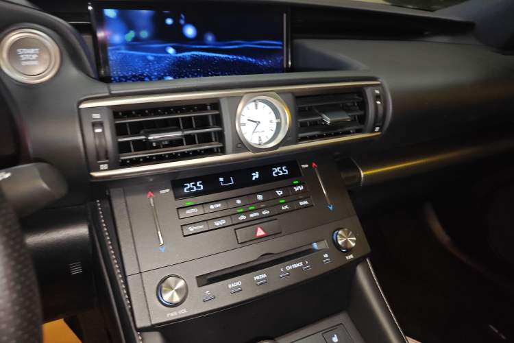 Used Lexus RC 2018 RC 300 F SPORT Edition Audio And AC Panel