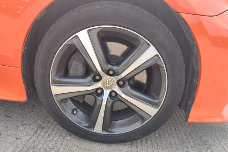 Used Lexus RC 2018 RC 300 F SPORT Edition Right Front Wheel Hub