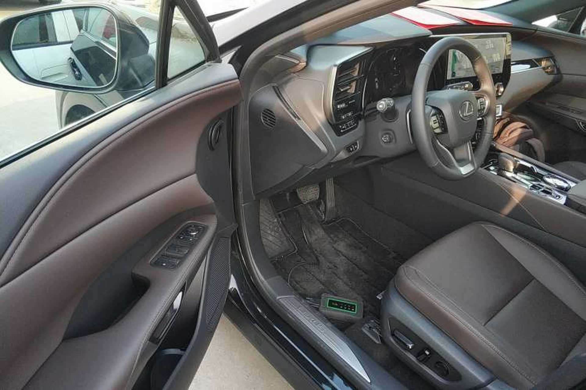 Used Lexus RX 2026 Model 350h Four-Wheel-Drive Chunxiang Edition Driver Seat