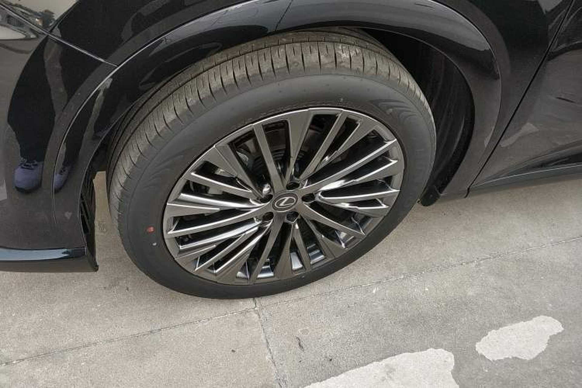Used Lexus RX 2026 Model 350h Four-Wheel-Drive Chunxiang Edition Left Front Wheel Hub