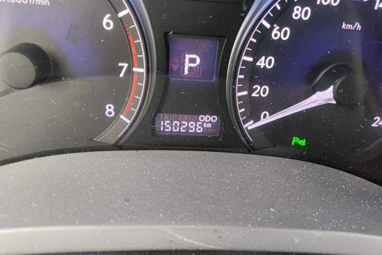 Used Lexus RX  Odometer Close Up