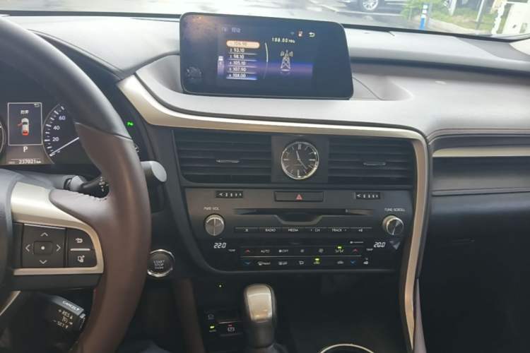 Used Lexus RX 2016 300 Two-Wheel Drive Comfort Edition China V Standard Audio And AC Panel
