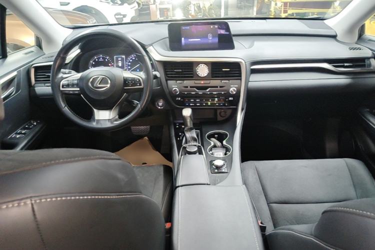 Used Lexus RX 2016 300 Two-Wheel Drive Elite Edition China VI Standard Center Console