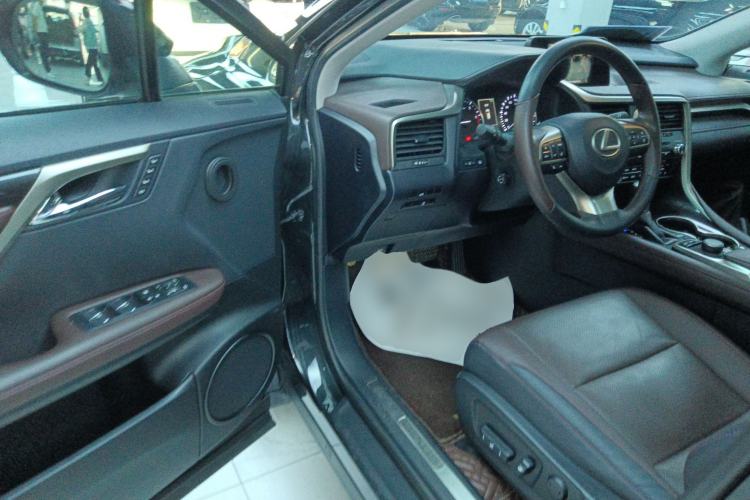 Used Lexus RX 2016 300 4x4 Elegant Edition China VI Driver Seat