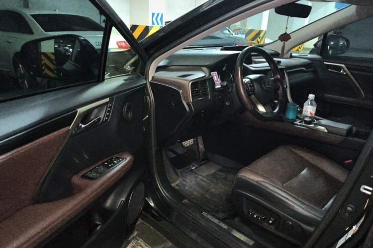 Used Lexus RX 2016 300 4x4 Elegant Edition China VI Driver Seat