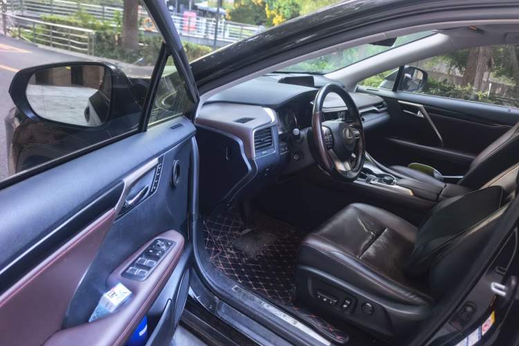 Used Lexus RX 2016 300 4x4 Elegant Edition China VI Driver Seat