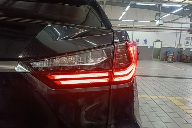 Used Lexus RX 2016 300 Two-Wheel Drive Elite Version China V Standard Exterior 3