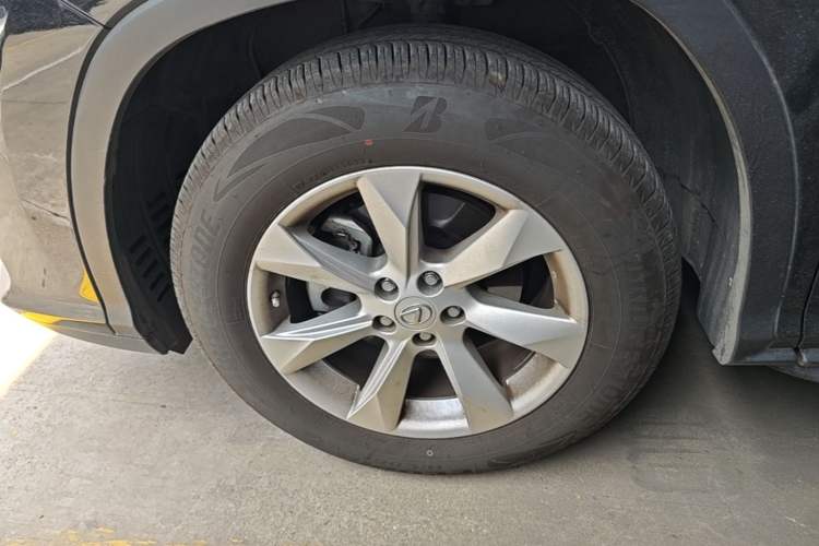 Used Lexus RX 2016 300 Two-Wheel Drive Elite Version China V Standard Exterior 4