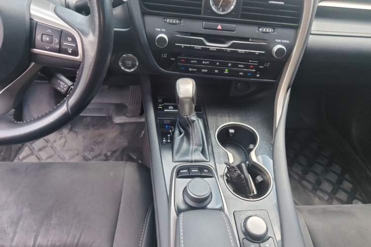 Used Lexus RX 2016 300 Two-Wheel Drive Elite Edition China VI Standard Gear Lever