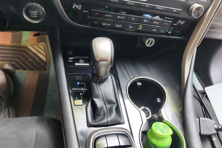 Used Lexus RX 2016 300 Two-Wheel Drive Elite Version China V Standard Gear Lever