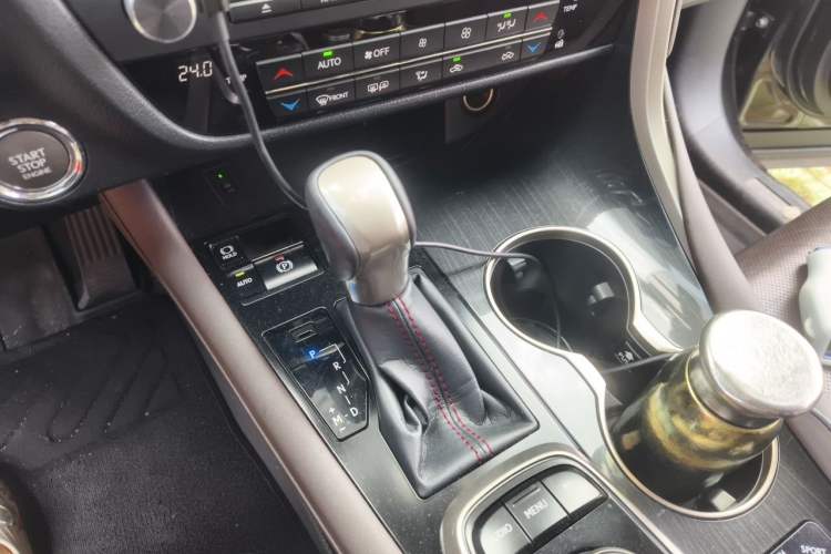 Used Lexus RX 2016 300 Two-Wheel Drive Elite Edition China VI Standard Gear Lever