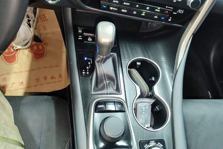 Used Lexus RX 2016 300 Two-Wheel Drive Elite Edition China VI Standard Gear Lever