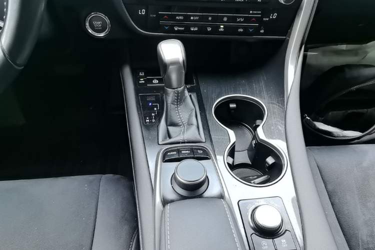 Used Lexus RX 2016 300 Two-Wheel Drive Elite Version China V Standard Gear Lever