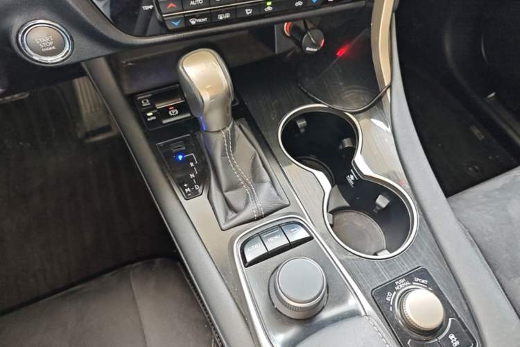 Used Lexus RX 2016 300 Two-Wheel Drive Elite Version China V Standard Gear Lever