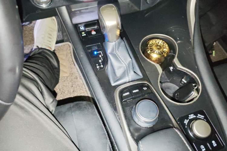 Used Lexus RX 2016 300 Two-Wheel Drive Elite Version China V Standard Gear Lever