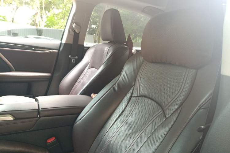 Used Lexus RX 2016 300 4x4 Elegant Edition China V-standard Left Rear Seat
