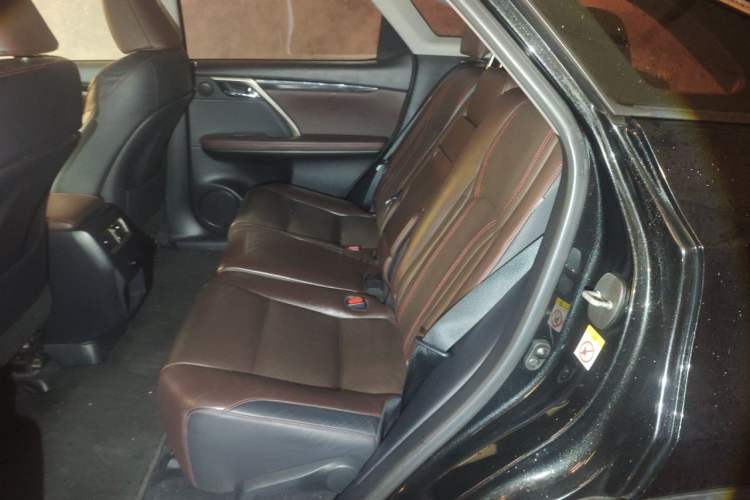 Used Lexus RX 2016 300 Two-Wheel Drive Comfort Edition China V Standard Left Rear Seat