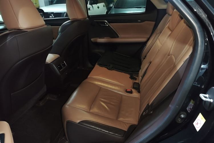 Used Lexus RX 2016 300 Two-Wheel Drive Comfort Edition China V Standard Left Rear Seat