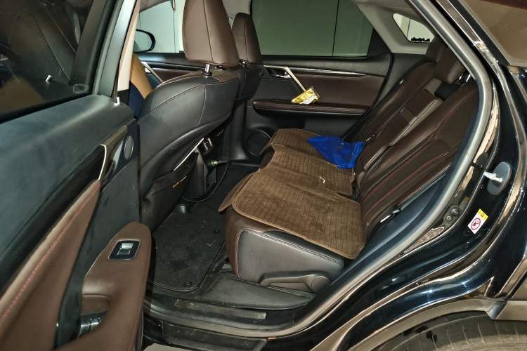Used Lexus RX 2016 300 4x4 Elegant Edition China V-standard Left Rear Seat