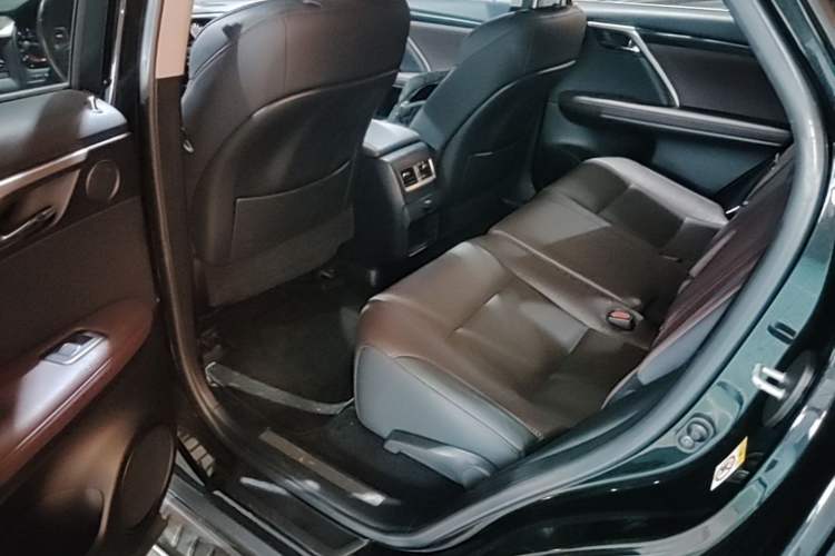 Used Lexus RX 2016 300 Two-Wheel Drive Comfort Edition China V Standard Left Rear Seat