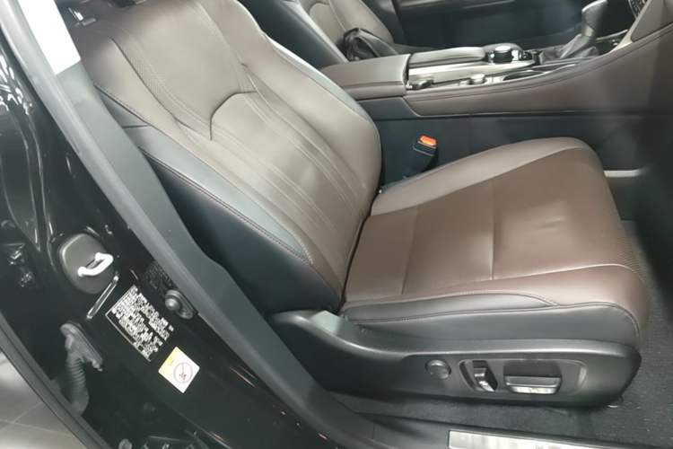 Used Lexus RX 2016 450h Four-Wheel Drive Elegant Edition Right Front Seat