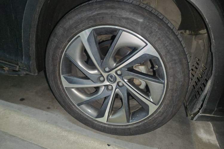 Used Lexus RX 2016 300 4x4 Elegant Edition China V-standard Right Front Wheel Hub