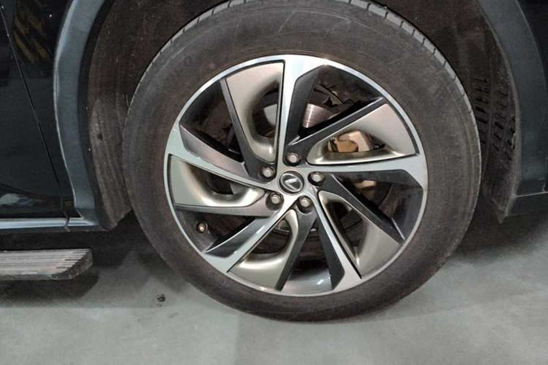 Used Lexus RX 2016 300 4x4 Elegant Edition China VI Right Front Wheel Hub