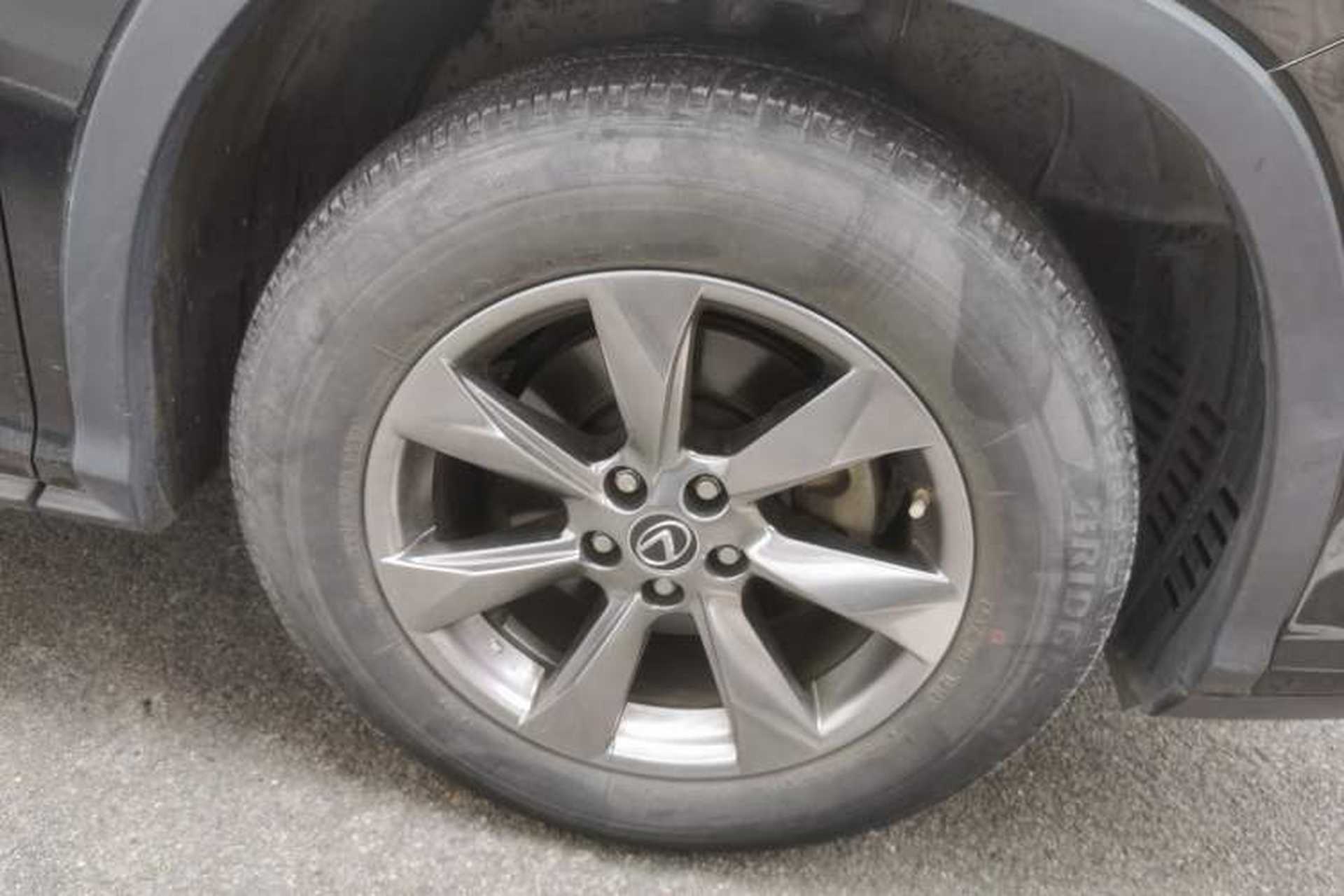 Used Lexus RX 2016 300 Two-Wheel Drive Elite Version China V Standard Right Front Wheel Hub